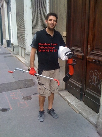 plombier Lentilly pour un débouchage de WC, de canalisation, de douche, de baignoire... 06 84 45 46 67